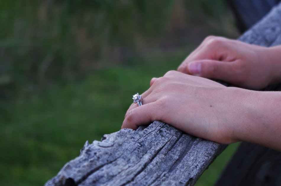 idealny pierścionek zaręczynowy